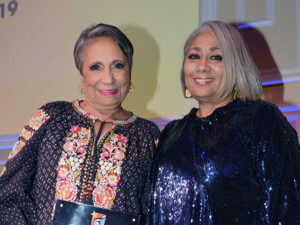 Left to Right: Presenter Cathy Hughes, Honoree Dyana Williams
Photo Credit: Koi Sojer/Snap ‘N U Photos