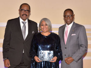 Left to Right: Ray Harris, founder of the LLF; Honoree Dyana Williams; David
Linton, Chairman of the LLF
Photo Credit: Koi Sojer/Snap ‘N U Photos